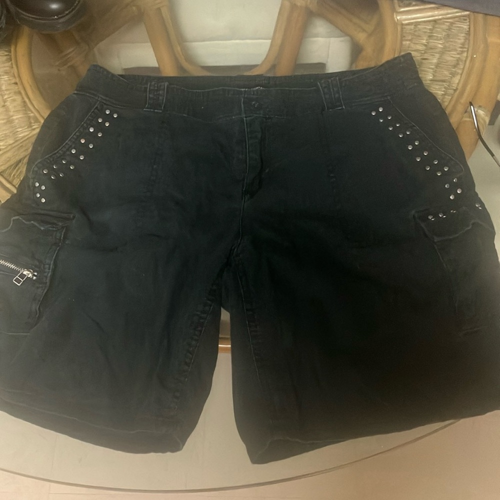 Very nice pair of black shorts size 8 New York Company